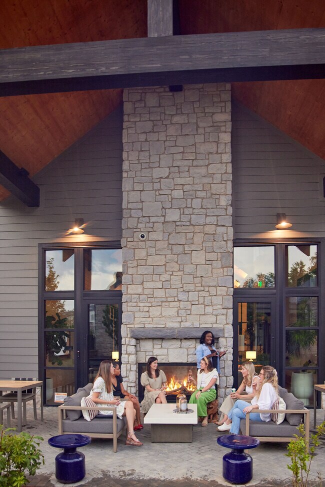 Foto del edificio - NOVEL Mallard Creek by Crescent Communities