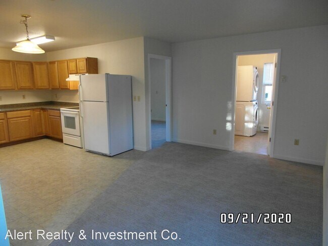 Building Photo - 1 br, 1 bath House - 240-1/2 Park St