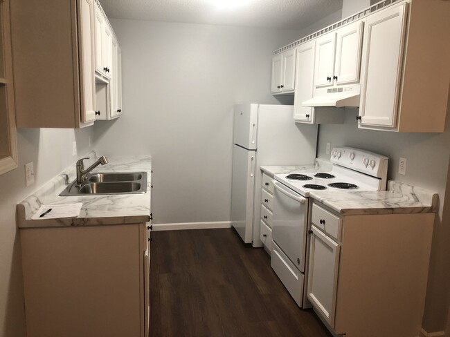 Building Photo - 1415 Doman Dr