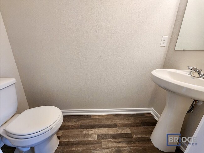 Building Photo - 10083 Cerritos dr