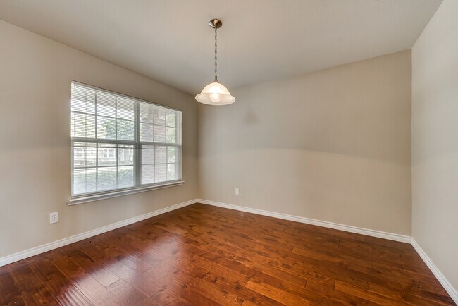 Foto del edificio - 6917 Bountiful Grove Dr