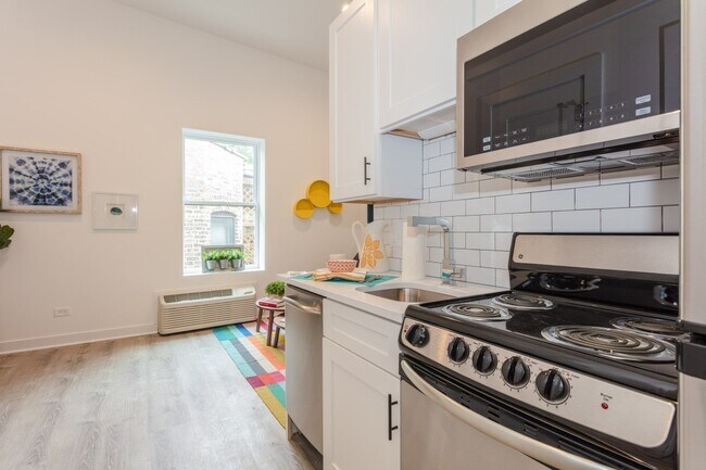 Foto del edificio - Completely renovated Uptown property