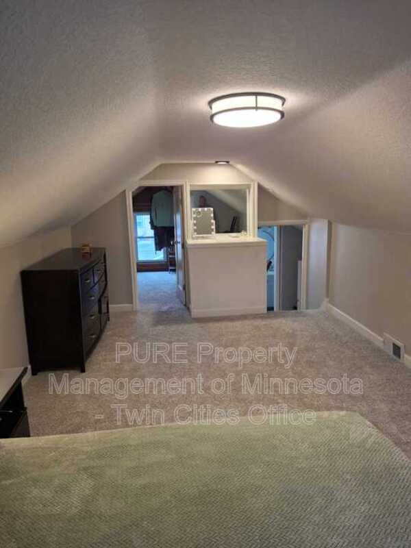 Building Photo - 5312 Elliot Ave