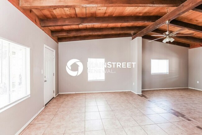 Foto del edificio - 4 Bedroom Pet-Friendly Home in Tucson, AZ with Main Street Renewal