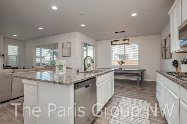 Building Photo - Stunning 2021 Edgewood Home in Westridge *...