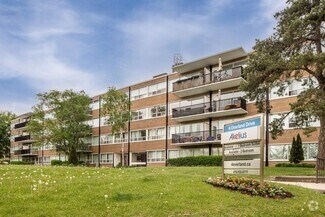 Building Photo - 150 The Donway W