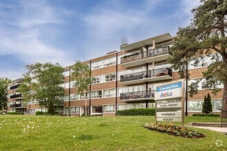 Building Photo - 150 The Donway W