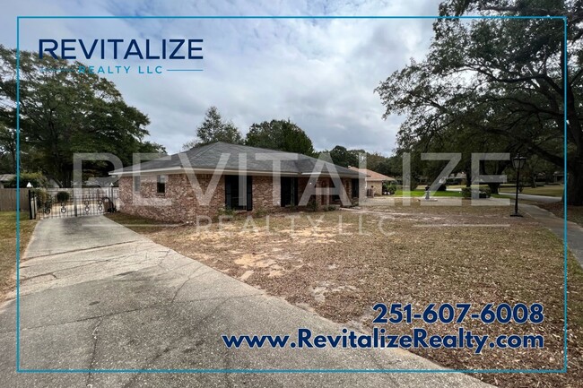 Building Photo - Fully renovated 3 Bedroom 2 Bathroom House...