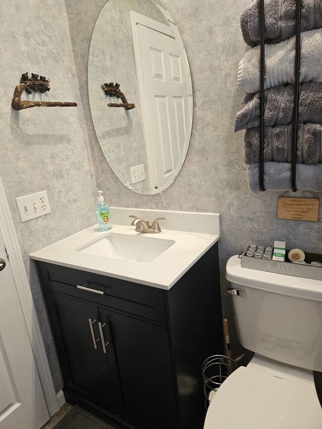 Building Photo - 633 State Rd S-37-577