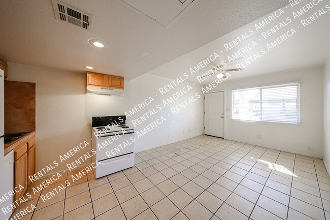 Building Photo - 12440 N 20th St