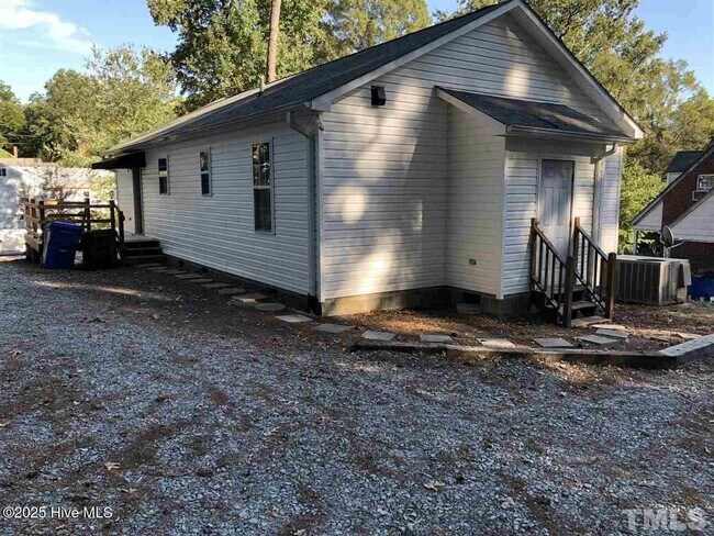 Building Photo - 2615 Farthing St