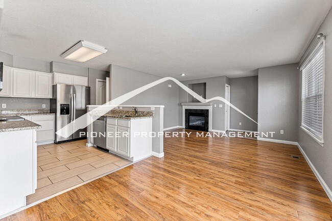 Foto del edificio - Cozy Home with Two Car Garage and Central A/C