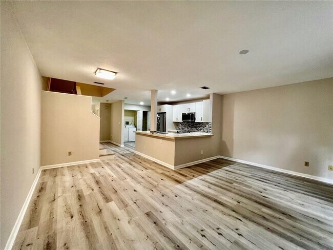 Building Photo - 21420 Tudor Dr