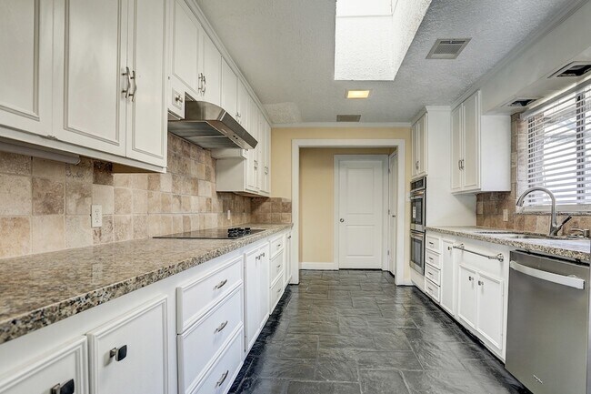 Foto del edificio - 5203 Braesvalley Dr