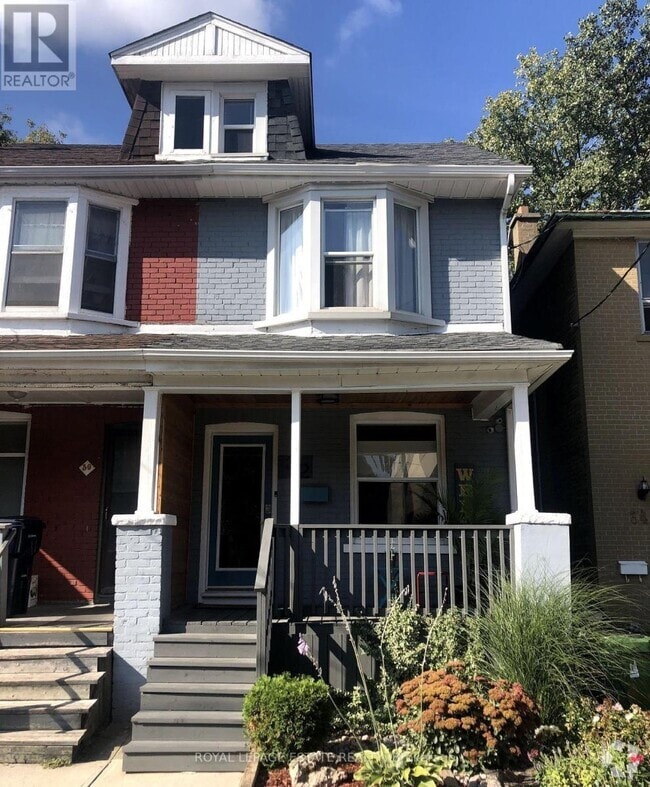 Building Photo - 32 Pape Ave