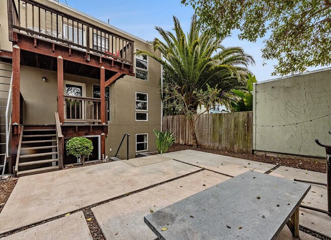 Shared backyard - 856 Wisconsin St