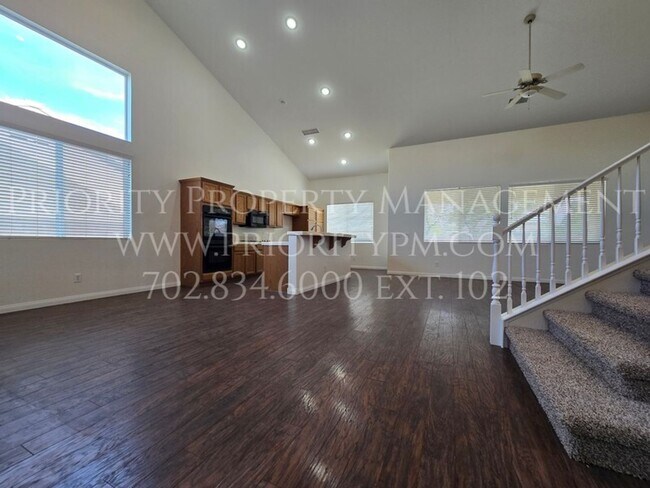 Foto del edificio - NORTHWEST BEAUTY! 3 Bed + Loft + Den! NEW PAINT/CARPET!