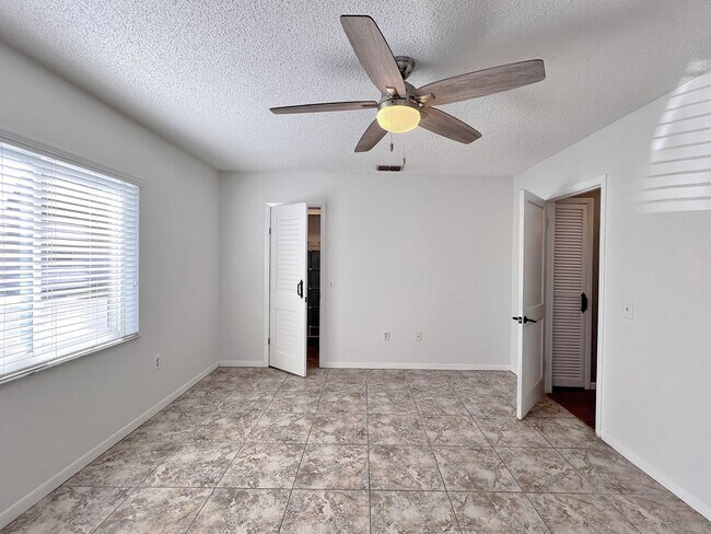 Foto del edificio - Two-Bedroom Home with Hot Tub in Winter Haven