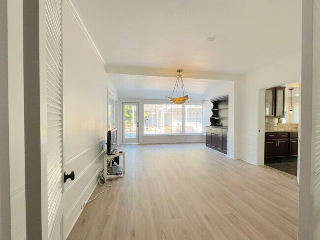Foto del edificio - 1055 Winston Ave