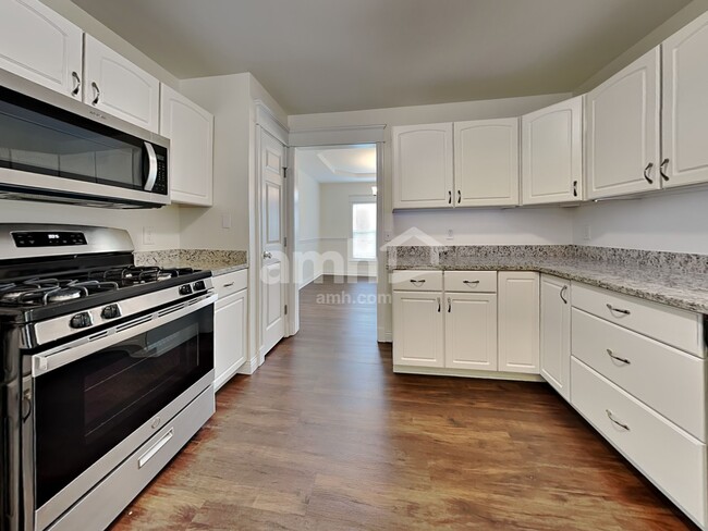 Foto del edificio - 4250 Hidden Creek Ct