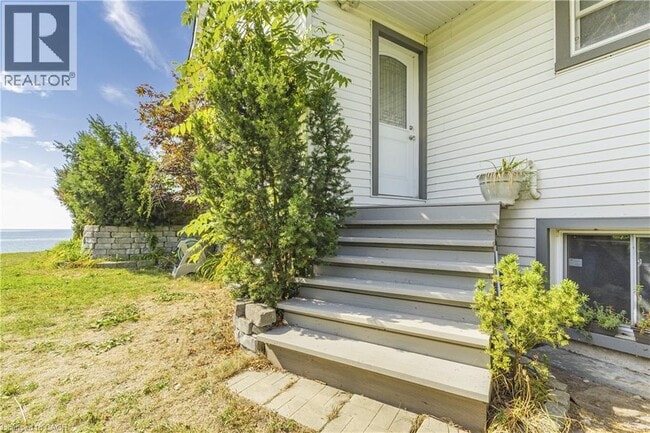 Photo du bâtiment - 13193 Lakeshore Rd