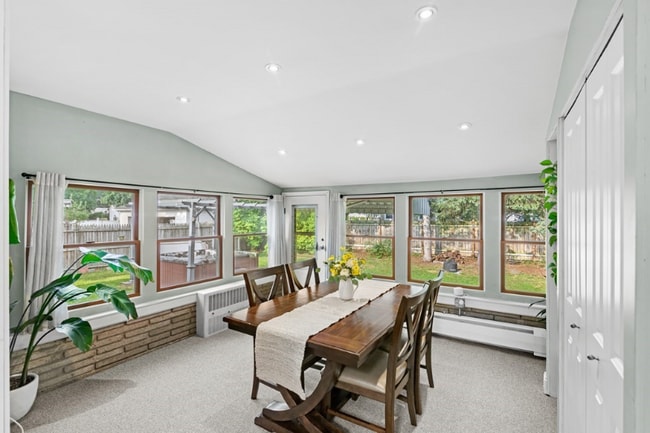 Building Photo - 10 Davignon St