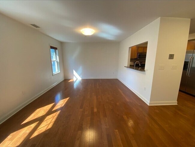 Foto del edificio - 391 Pleasant St