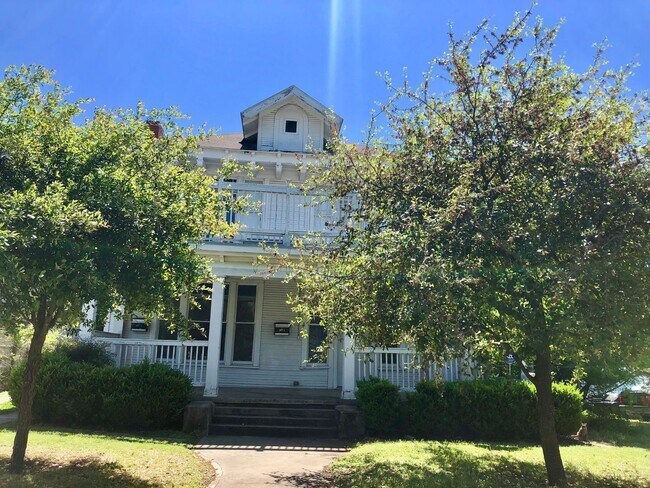 Photo - 1228 Virginia Blvd Apartment