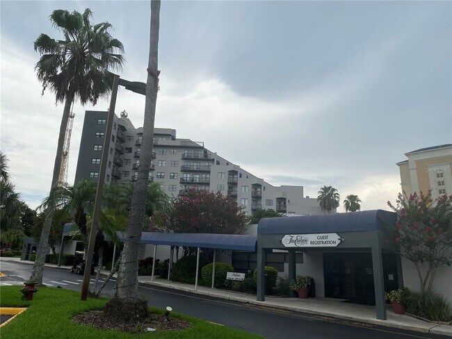 Foto del edificio - 6165 Carrier Dr