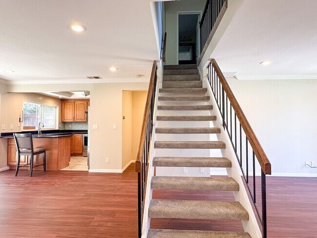 Foto del edificio - Updated Blossom Valley Home with Spacious Living Areas