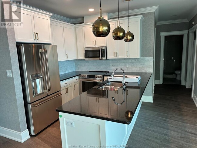 Photo du bâtiment - 1225 Riverside Dr W