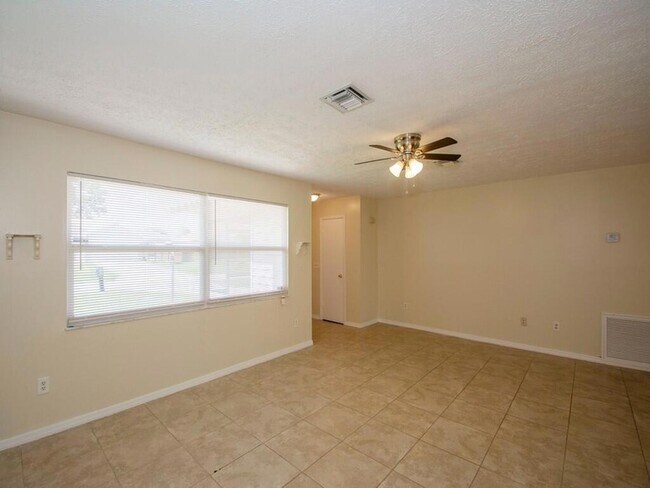 Building Photo - 568 SW Prado Avenue