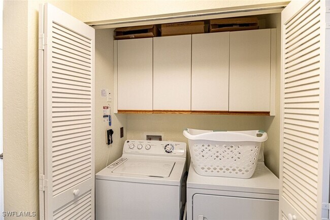 Foto del edificio - 823 Tanbark Dr