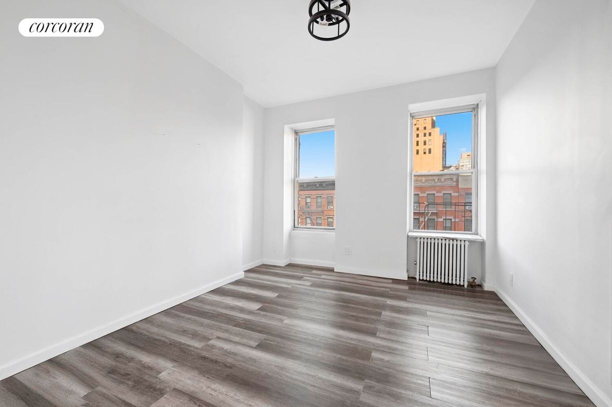 Foto principal - 752 9th Ave
