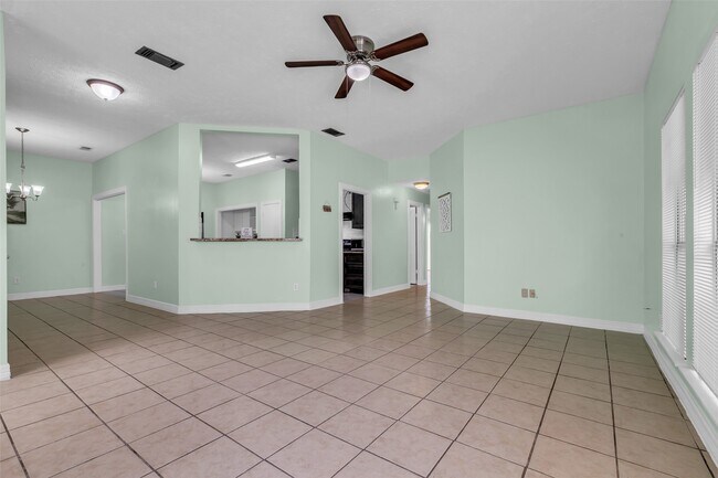 Building Photo - 11838 Plumbrook Dr