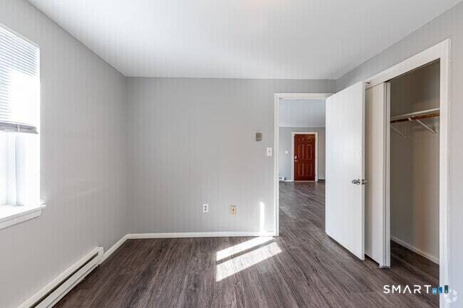 Foto del edificio - 923 W Main St