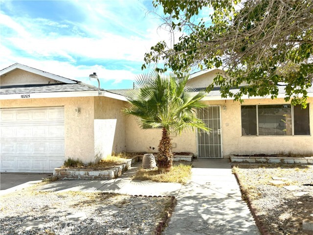 Foto principal - 18205 Larkspur Rd