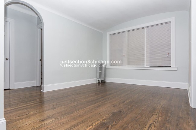 Foto del edificio - 8010 S Eberhart Ave
