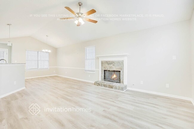 Building Photo - 134 Collins Way