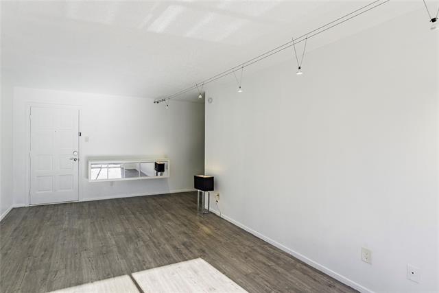 Foto del edificio - 4211 Holland Ave
