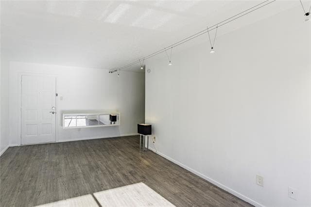 Building Photo - 4211 Holland Ave