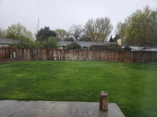 Building Photo - 875 Aspen Pl