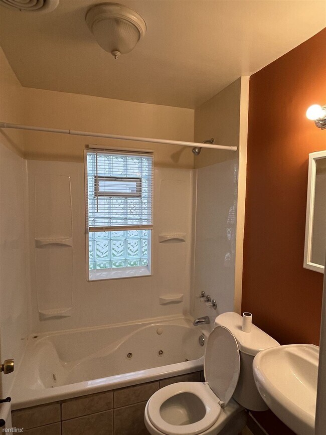 Foto del edificio - 2 br, 1 bath House - 5215 Gateshead St