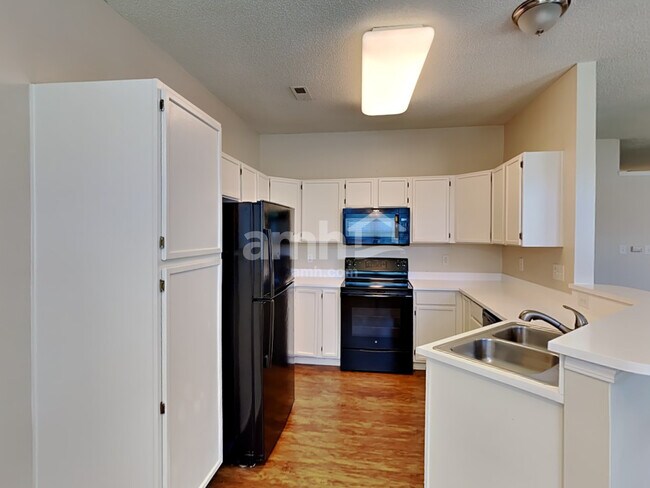 Foto del edificio - 6829 Ayrshire Glen Pl