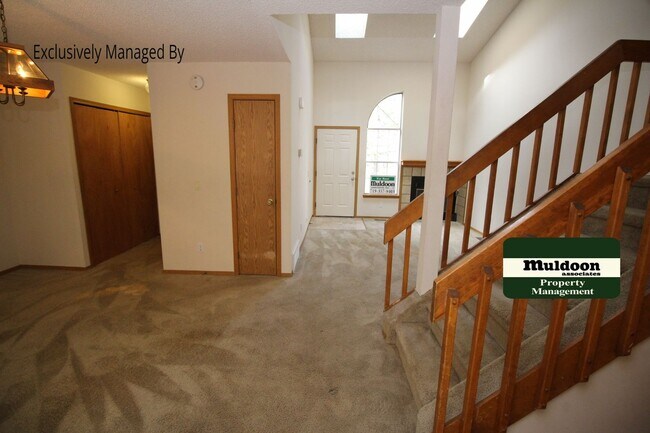 Foto del edificio - Coming Soon! Comfortable Townhome!