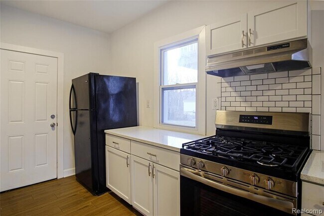 Foto del edificio - 6123 Commonwealth St