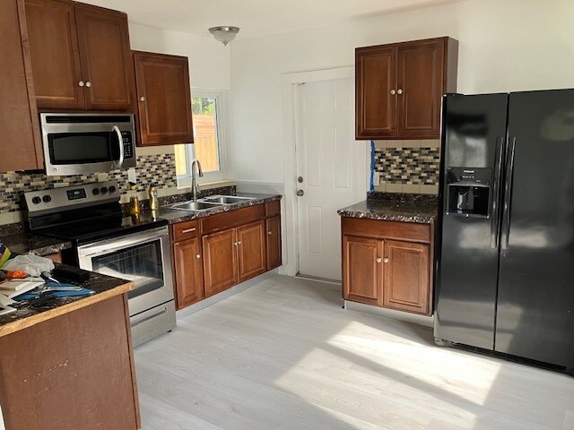 Foto del edificio - 830 NE 134th St