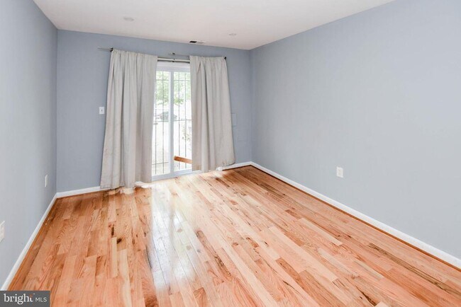 Foto del edificio - 1704 Montana Ave NE