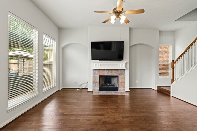 Foto del edificio - 4030 Chestnut Bend