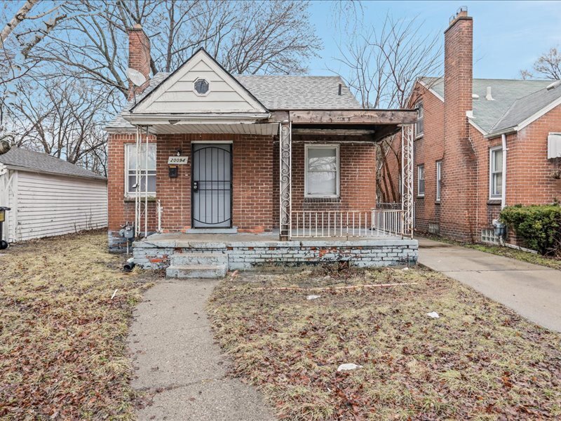 Foto principal - 20094 Dean Ave